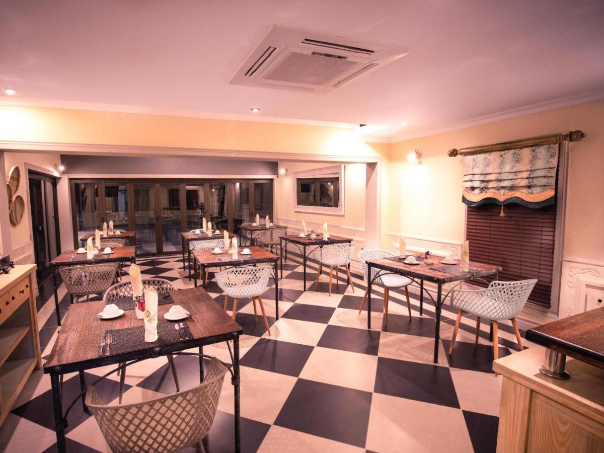 Masingitana Hotel Acornhoek Extérieur photo